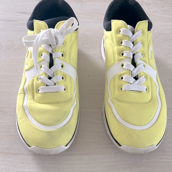 Chanel interlocking chunky sneakers - Picture 3 of 9